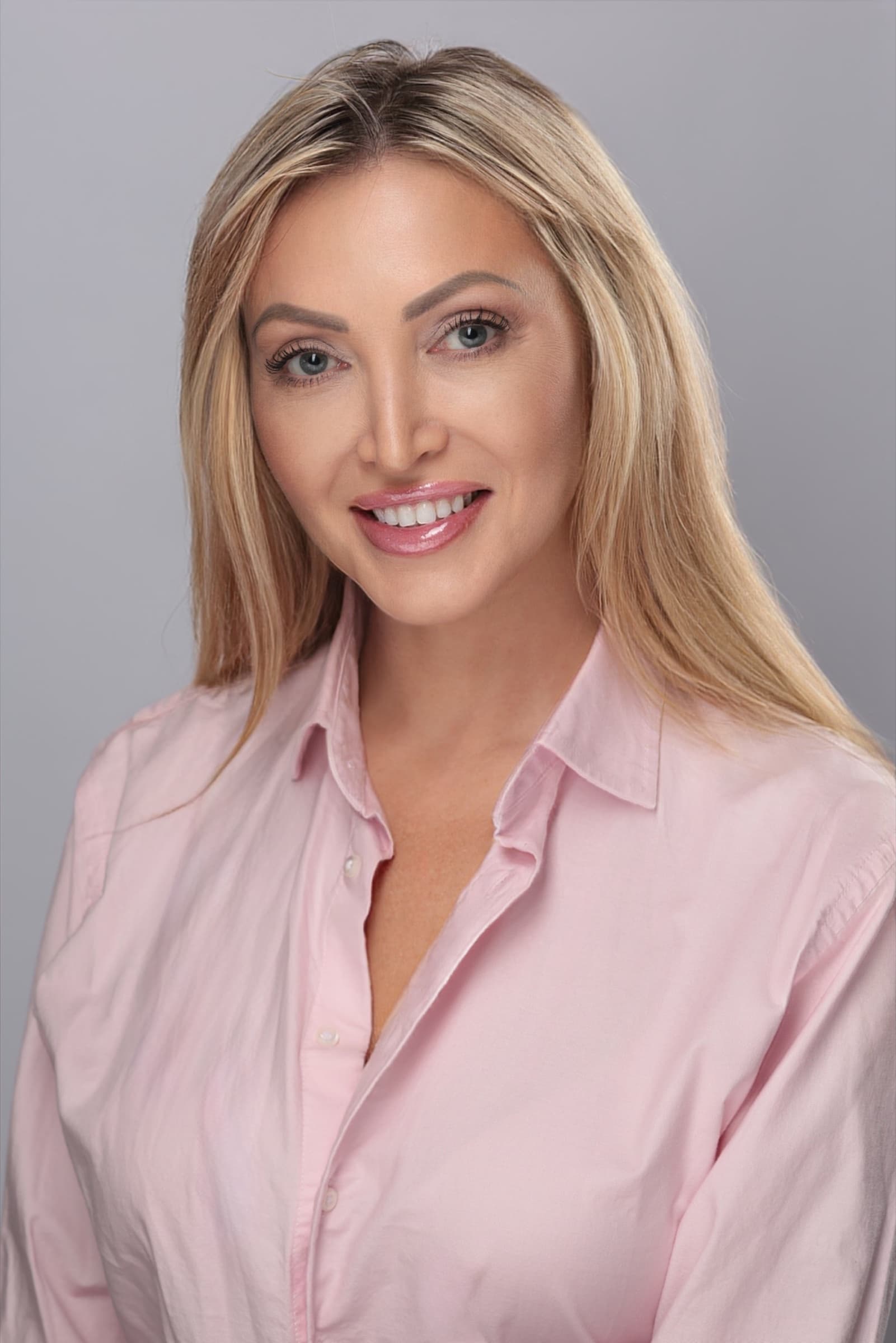 Veronika Mindal, portrait